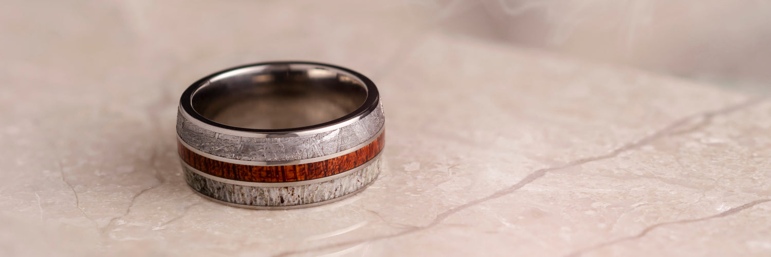 Ring with Pinstripe
