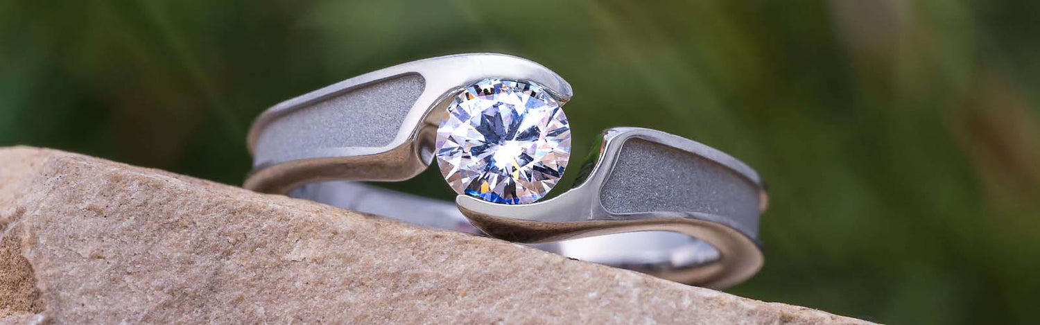 Round Cut Engagement Rings