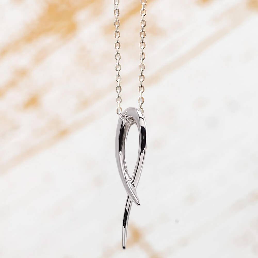 Elegant freeform necklace with unique design