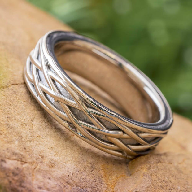 Filigree wedding band with Gibeon meteorite on stone