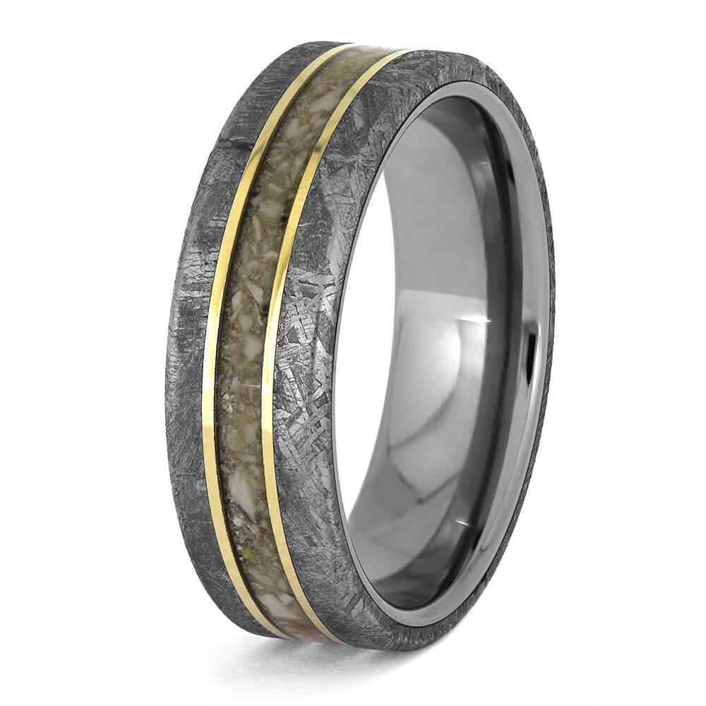 Memorial Ring with Gold and Titanium