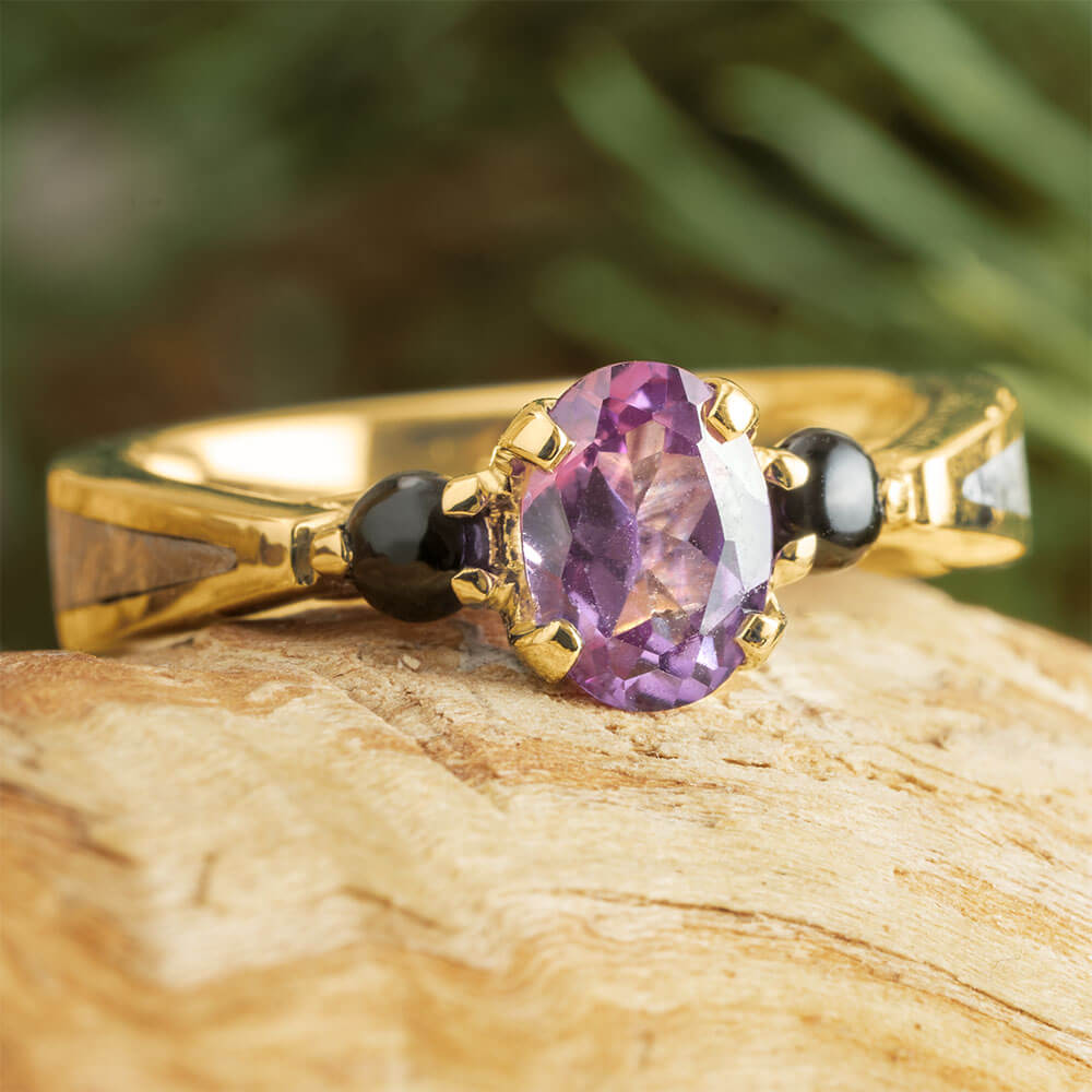 Yellow Gold Engagement Ring with Onyx Cabochons and Alexandrite