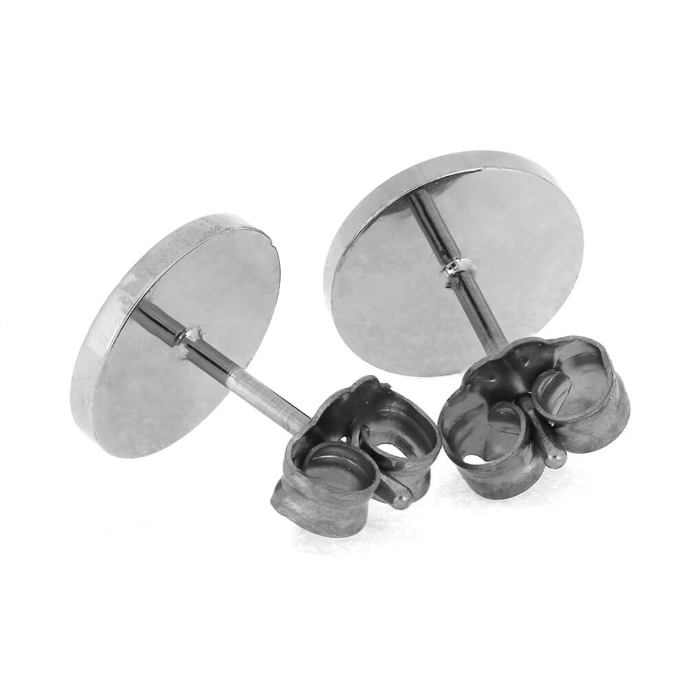 Stud Earrings in Titanium