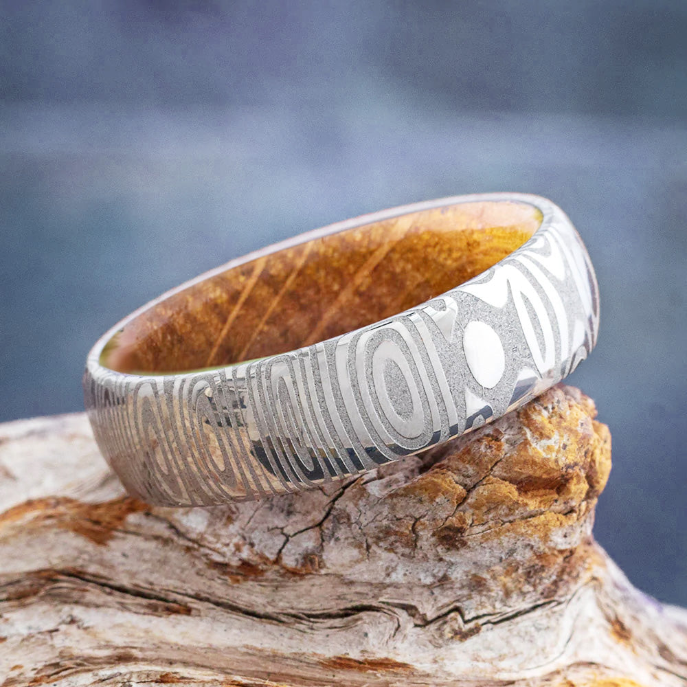Damascus Stainless Steel Men's Ring With Whiskey Barrel Oak Wood