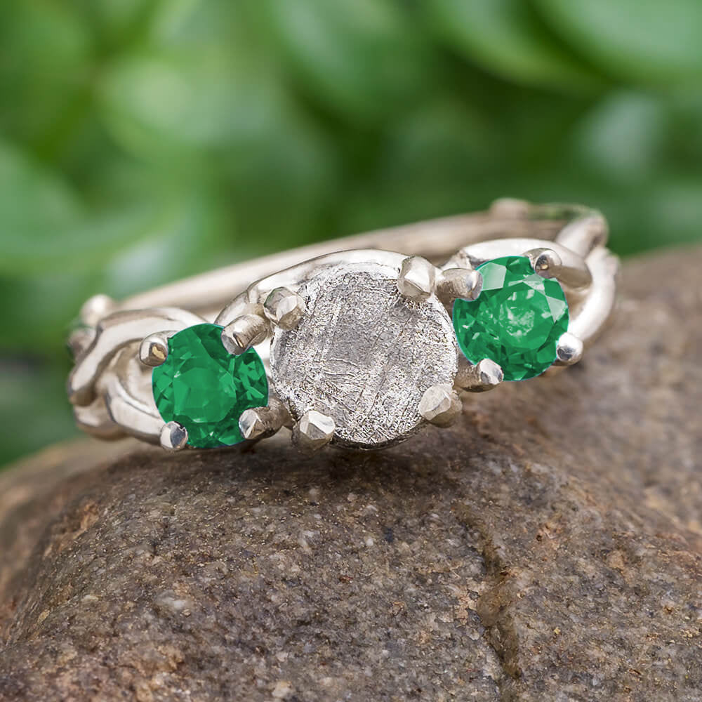 Natural emerald oak leaves bridal ring set, nature inspired engagement and wedding  rings / Royal Oak | Eden Garden Jewelry™
