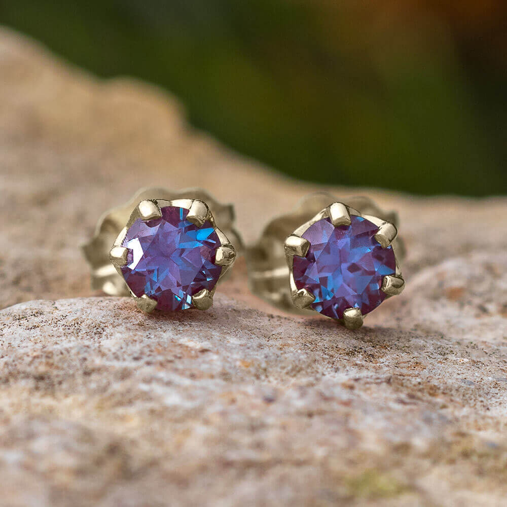 Polished Gold Stud Earrings with Alexandrite Gemstones - Jewelry by Johan