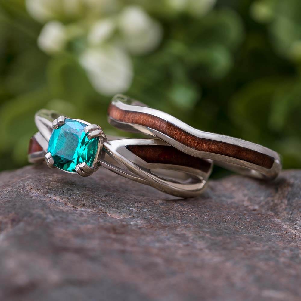 Vintage Emerald and Diamonds Ring - Sivan Lotan Jewelry - סיון לוטן תכשיטים