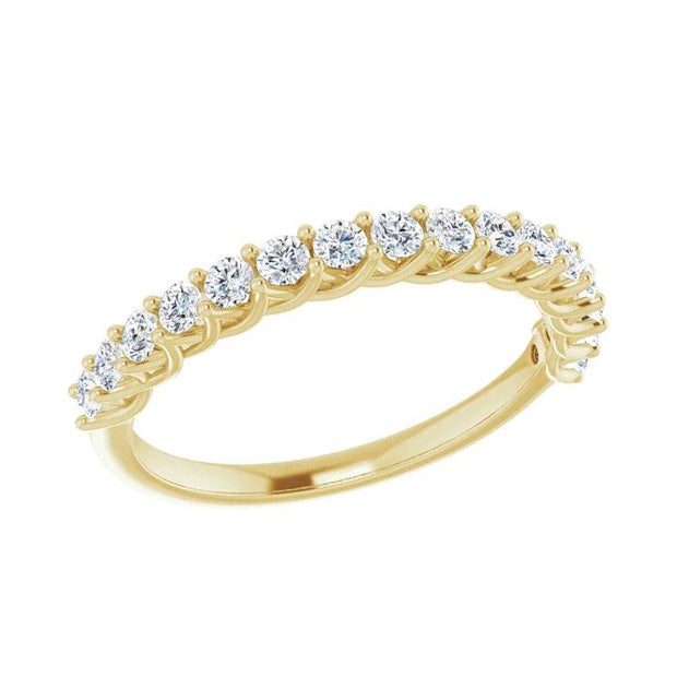 Elegant diamond wedding band in yellow gold trellis setting