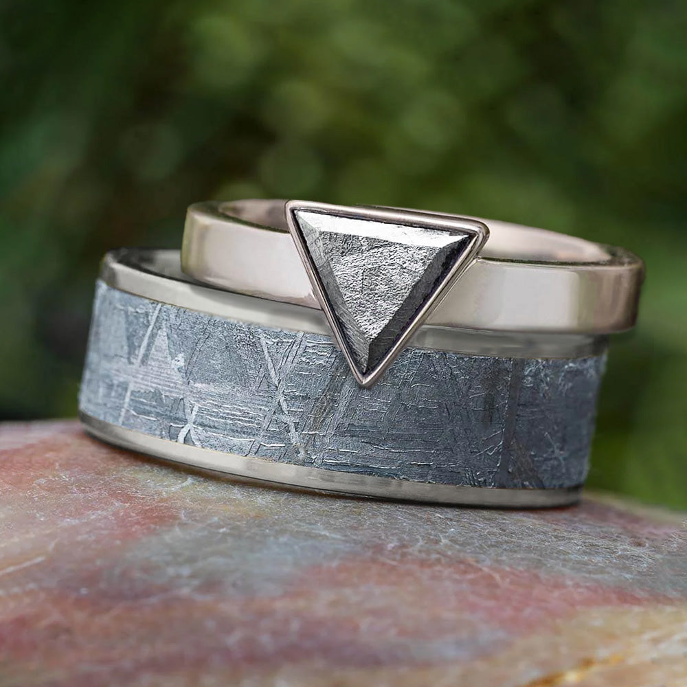 Coordinating Meteorite Rings With Triangle Meteorite Stone